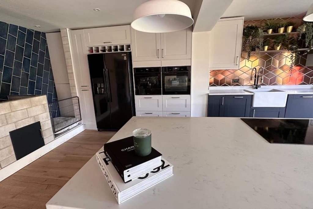 Formby, Spacious True Bungalow Steps From Beach Екстер'єр фото